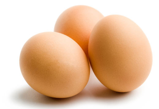 Một số thực phẩm nhất định như trứng, hải sản có vỏ… có chứa các dạng cholesterol tự nhiên làm tăng lượng cholesterol trong máu nhưng nghiên cứu đã chứng minh điều này không đúng. Thực tế các nghiên cứu còn cho thấy chế độ ăn giảm carb và tăng chất béo còn làm tăng các cholesterol tốt.