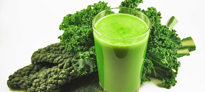 Nguyên nhân là do các tinh thể bị tích tụ ở điểm vàng của mắt – điểm gần trung tâm võng mạc quyết định thị lực. Thoái hóa điểm vàng do tuổi tác - được coi là nguyên nhân hàng đầu dẫn đến mù lòa – có nguyên nhân là do tích tụ tinh thể.