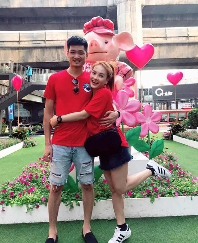 "Gặp một người đàn ông trưởng thành. Mãi mãi bạn chẳng cần phải lớn", nữ diễn viên 9X hạnh phúc chia sẻ trên trang cá nhân. Trong một bài phỏng vấn gần đây, Bảo Thanh bộc bạch chồng cô là trụ cột gia đình. Vì thế, cô không bị áp lực kinh tế, chỉ nhận những vai mình thực sự thích.
