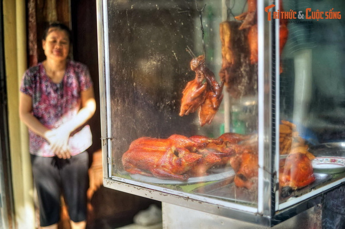 Vì sao có câu “Hà Nội 36 phố phường”? Hẳn là câu này được lưu truyền không sớm hơn thời điểm đầu thế kỷ 19, khi cái tên Hà Nội chính thức được sử dụng (1831). Nhưng lịch sử sâu xa của nó sẽ khiến nhiều người không khỏi bất ngờ. Ảnh: Phố Hàng Buồm.