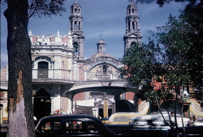 Nhà thờ Puebla. Ảnh: Walter Reed.