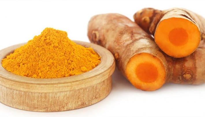 Củ nghệ: Một thành phần khác từ nhà bếp có thể giúp giảm đau mãn tính là củ nghệ. Nó chứa chất curcumin, một thành phần chống viêm giúp giảm đau. Củ nghệ cũng có thể bảo vệ cơ thể khỏi sự phá hủy mô, viêm khớp và cải thiện chức năng của các tế bào thần kinh.