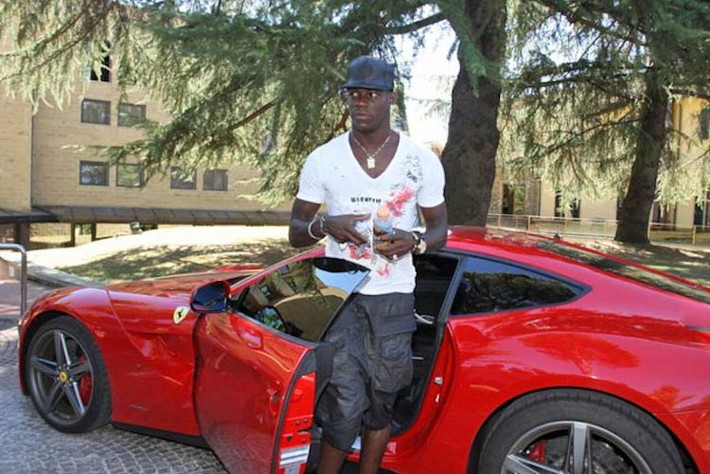 Với Giulia Quadrifoglio, tiền đạo Balotelli đã bổ sung thêm một mẫu xe Ý vào bộ sưu tập siêu xe của mình. Hiện tại anh đã có một chiếc Ferrari F12Berlinetta và một Ferrari 458 Spider. Những mẫu xe khác trong garage của anh gồm Audi R8, Maserati GT, Bentley Continental GT, Ranger Rover Evoque...