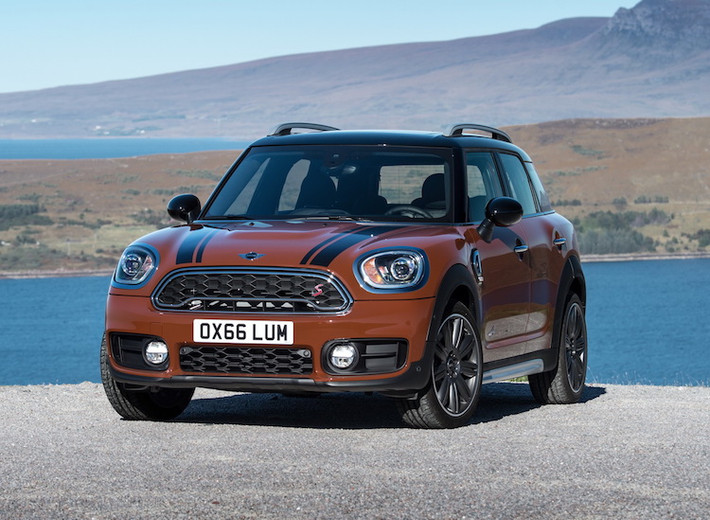 Khi thế hệ MINI Countryman đầu tiên được ra mắt vào năm 2010, nó là chiếc xe lớn nhất từng được MINI chế tạo. Danh hiệu này đã bị tạm rơi vào tay Clubman thế hệ mới vào năm ngoái và tới nay, thế hệ MINI Countryman 2017 lại tiếp tục được gia tăng các kích thước.