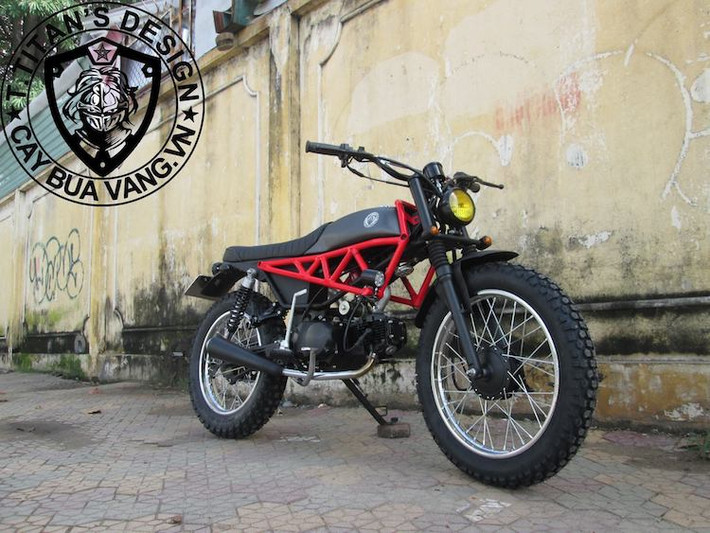 Honda Win 100 từng rất phổ biến tại Việt Nam trong thập niên 90; tuy nhiên sau khi dòng xe này bị ngừng sản xuất tại Indonesia, những chiếc Honda Win Tàu núp bóng "liên doanh" bắt đầu "lên ngôi" và rất được ưa chuộng bởi người dân các vùng núi phía Bắc.