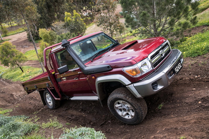 Theo hãng xe Toyota, họ đã phải thiết kế lại cabin của xe từ phía trong để có độ chịu lực tốt hơn. 12 panel trên thân của chiếc xe cũng đã được thay thế dày hơn bên cạnh khung xe cứng hơn, ghế ngồi mới và túi khí để khiến Land Cruiser 70 có thể đạt số điểm 5 sao sau các bài thử nghiệm va chạm do tổ chức thử nghiệm an toàn xe châu Á ANCAP chấm.