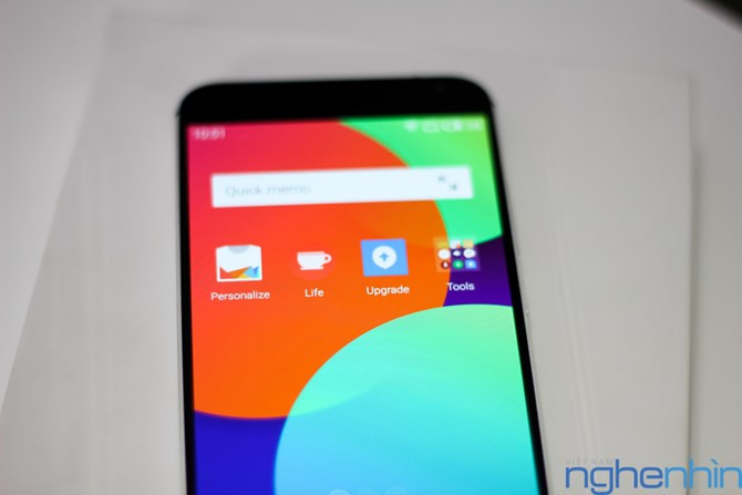 Máy chạy hệ điều hành Android 5.0.1 Lollipop .