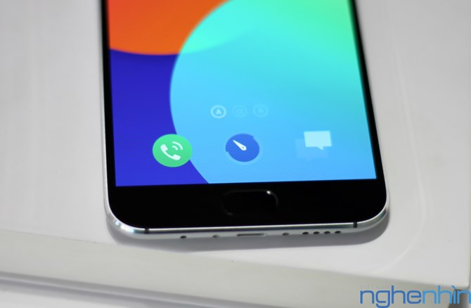 Nhưng được Meizu tuỳ biến lại hoàn toàn với tên gọi mới là Flyme OS.