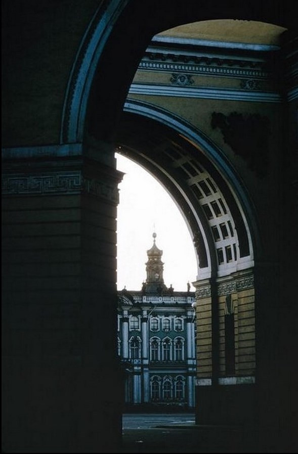 Một đỉnh tháp của Cung điện Mùa Đông, Leningrad.