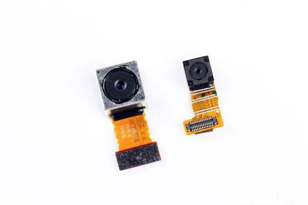 Sony Xperia Z4 có camera phía sau 20,7MP trong khi camera phía trước là 5MP.