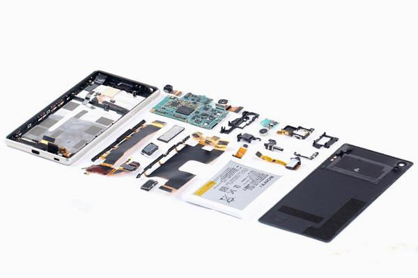 Và đây là toàn bộ thành phần của Xperia Z4.