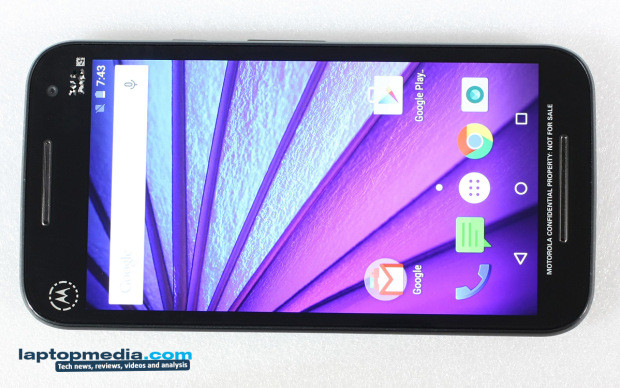 Cụ thể, Moto G 2015 sẽ có màn hình HD 5 inch với kính bảo vệ Gorilla Glass, pin "đủ dùng cả ngày" (có nguồn tin xác định là 2470 mAh), camera sau 13MP, camera trước 5MP, vi xử lý Snapdragon 410 lõi tứ 1.36GHz, có khe cắm thẻ nhớ mở rộng tới 32GB, hỗ trợ hai SIM và thiết kế chống nước.