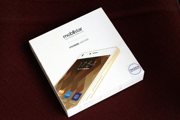 Điện thoại Mobiistar Prime Xense có hộp ngoài vuông vắn, mỏng manh, thiết kế đẹp. Máy sử dụng vi xử lý Mediatek MT6592 8 lõi, tốc độ 1,4 GHz, RAM 1 GB, bộ nhớ trong 16 GB. Máy có màn hình 5 inch độ phân giải HD 720 x 1280 pixel. Camera chính của Prime Xense sử dụng cảm biến Sony, độ phân giải 8 MP, quay phim FullHD. Máy có radio FM, pin dung lượng 1.900 mAh. Chiếc máy đã được bán ra thị trường với các màu đen vàng, trắng vàng, trắng bạc, giá 3.890.000 đồng.