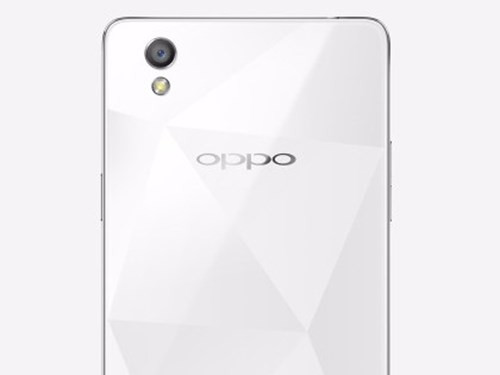 Đáng tiếc là đến thời điểm này Oppo vẫn chưa công bố giá bán của chiếc smartphone tầm trung này cũng như những thị trường mà Mirror 5s sẽ cập bến. Tuy nhiên, theo phỏng đoán thì Oppo Mirror 5S sẽ không quá đắt và cũng sẽ được phân phối rộng rãi trên khắp thế giới tựa như những người anh em của mình.