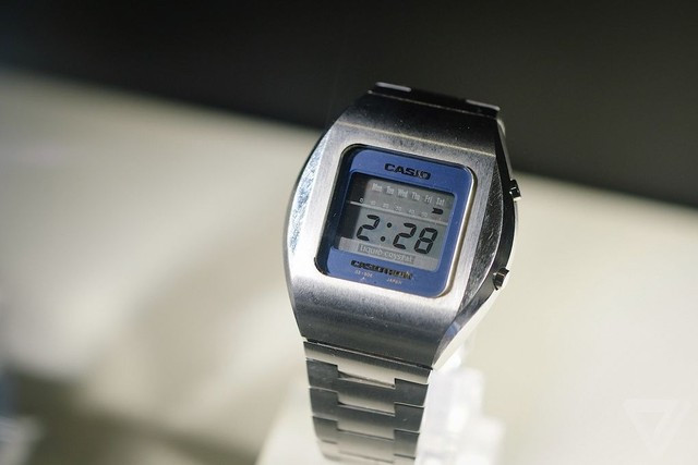Cuối cùng hãy quay lại với chiếc đồng hồ kỹ thuật số đầu tiên của Casio: Casiotron ra mắt năm 1974.