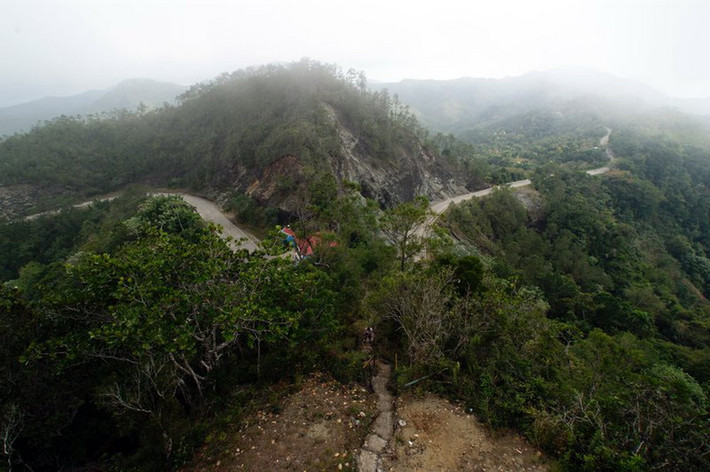 Sierra Maestra là dãy núi cao nhất và nổi tiếng nhất của Cuba. Đây chính là căn cứ địa của cuộc cách mạng Cuba do Fidel Castro lãnh đạo từ năm 1956-1958.