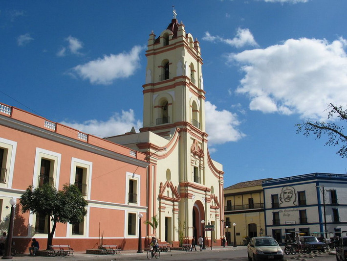 Trung tâm lịch sử Camagüey là một trong những điểm định cư đầu tiên của người Tây Ban Nha ở Cuba. Đến thế kỷ 16, Camagüey đã phát triển thành một thành phố quy củ mang đậm nét Trung cổ châu Âu kết hợp với kỹ thuật xây dựng truyền thống của cư dân bản địa. Địa danh này đã được UNESCO công nhận là DI sản văn hóa thế giới năm 2008.