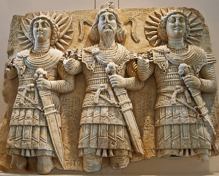 Đối với người Palmyra, Baalshamin là một vị thần tối cao cai quản bầu trởicó hiện thân là con đại bàng và các tia chớp. Baalshamin thường lập thành một bộ ba với thần mặt trăng Aglibol và thần mặt trời Malakbel.