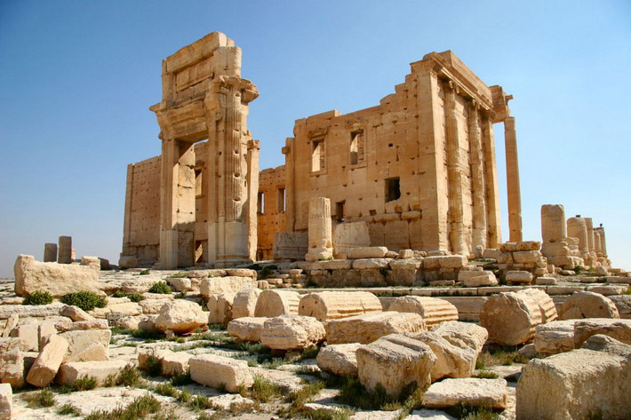 Sau nhiều thập niên được bảo tồn, vào năm 2012 - 2013, các di tích ở Palmyra đã bị hư hại do cuộc xung đột giữa quân chính phủ Syria và lực lượng nổi dậy. Đến tháng 5/2015, thành phố cổ này lại trở thành tâm điểm chú ý của thế giới khi trở thành nơi giao tranh ác liệt giữa quân đội chính phủ Syria và phiến quân Hồi giáo IS.