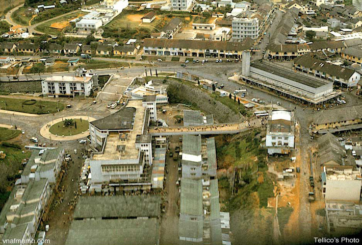 Mặt sau của chợ Đà Lạt, năm 1971.