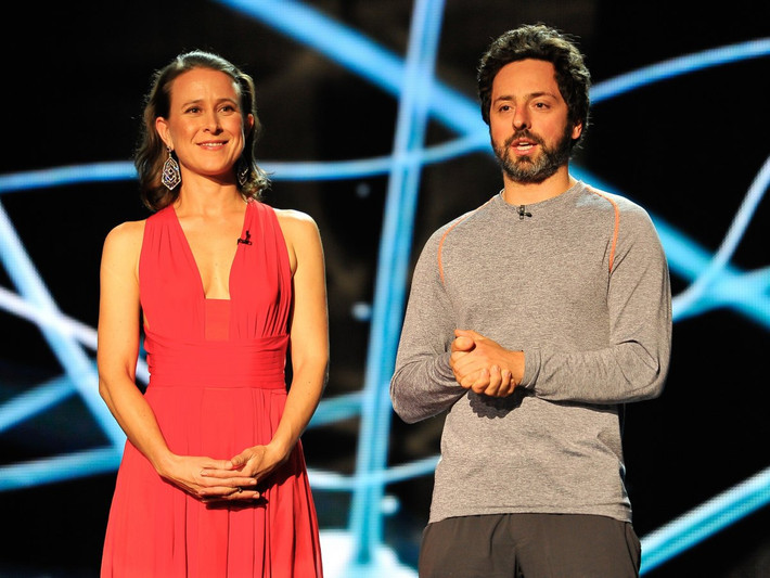 Brin kết hôn với Anne Wojcicki, Tổng Giám đốc công ty Di truyền học 23andMe, năm 2007.