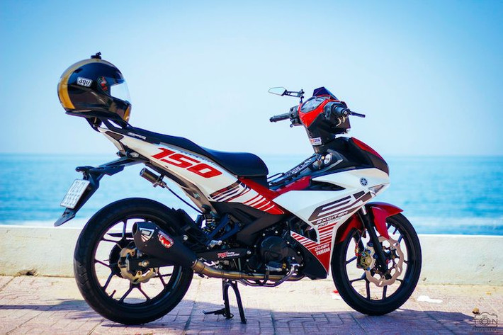 Nhờ có nguồn phụ tùng nâng cấp khổng lồ, những chiếc Exciter cũng rất dễ dàng để độ lại thành một mẫu xe "đi tour" tin cậy. Để đáp ứng nhu cầu di chuyển của mình, một biker Vũng Tàu đã tiến hành nâng cấp chiếc Exciter của mình với mục tiêu tạo ra một chiếc xe an toàn và tin cậy để du lịch.