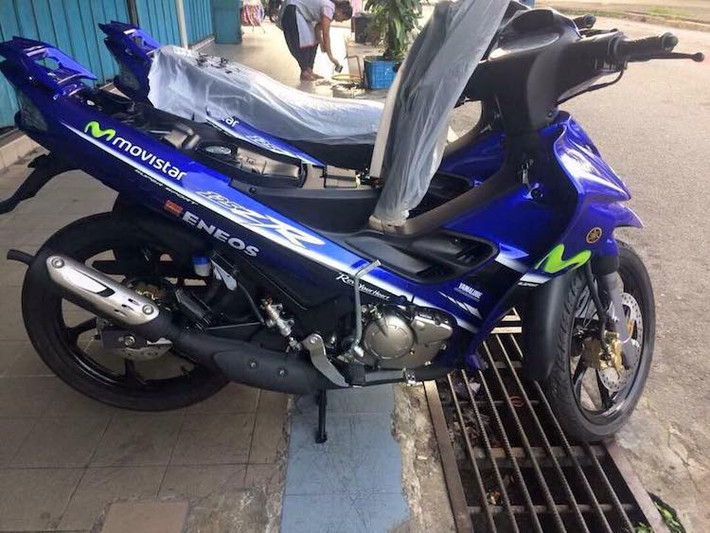 Hiện tại, chưa rõ giá bán của phiên bản 125ZR đặc biệt MotoGP tại thị trường Malaysia. Tuy nhiên xét tới việc phiên bản thường của xe giá 7.269 RM (tương đương 41,4 triệu Đồng) tại Malaysia đã đội lên hơn 200 triệu đồng khi về tới Việt Nam, có thể dự đoán giá của 125ZR Movistar Replica nhập bởi các cửa hàng tư nhân tại Việt Nam sẽ khó có thể thấp hơn 250 triệu đồng do ít hàng hơn.