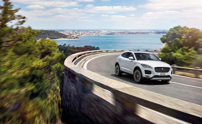 Bù lại, hệ dẫn động 4 bánh của E-Pace đem tới cảm giác lái thú vị hơn cho chiếc xe. Ở điều kiện bình thường, hệ thống này dồn nhiều lực hơn tới cầu sau; tuy nhiên nó có thể phân bổ 100% sức mạnh tới 1 trong 2 bánh sau khi cần thiết. Ngoài ra, hệ thống này cũng có thể phát hiện chiếc xe đang bị thiếu lái và dồn nhiều lực hơn tới bánh ngoài cua.