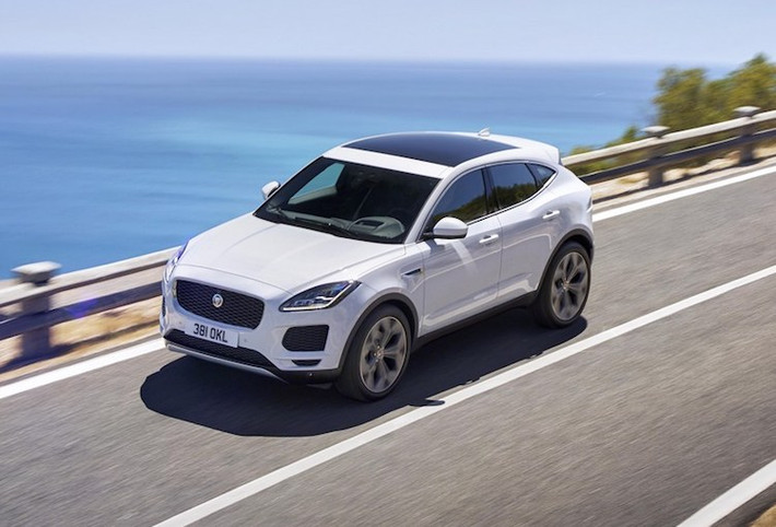 Về các trang bị an toàn, E-Pace sẽ được trang bị sẵn hệ thống giới hạn tốc độ thông minh, hỗ trợ chuyển làn, đọc biển báo giao thông, phanh khẩn cấp và nhận biết người đi bộ. Ngoài ra chiếc xe còn có tùy chọn phát hiện các phương tiện giao thông khác đang tới gần và cảnh báo người lái ở các trường hợp tầm nhìn bị hạn chế.