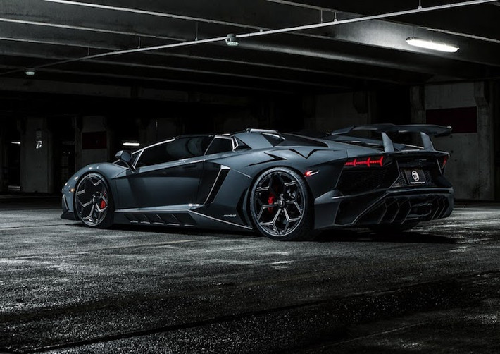 Với bộ siêu nạp, công suất của chiếc Aventador SV Roadster đã tăng vọt từ 750 thành 970 mã lực. Dù không công bố chính thức nhưng chắc chắn với động cơ mạnh hơn, bản độ Torado của Novitec sẽ khiến chiếc xe có thể đạt tốc độ tối đa ngoài mức 350 km/h nguyên bản.