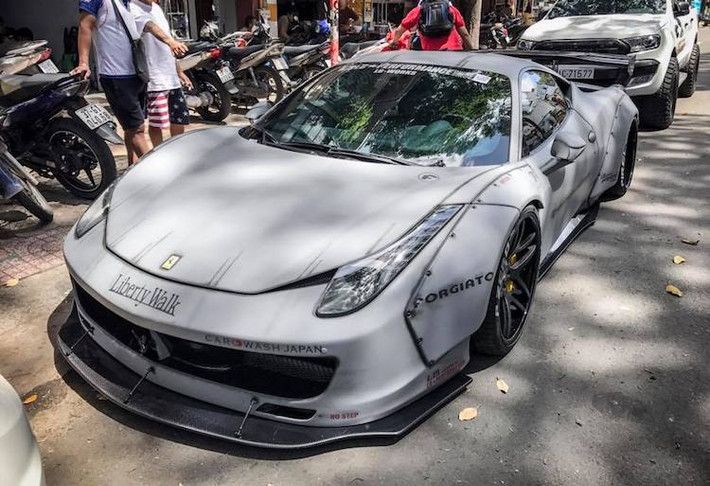 Vào cuối tháng 6/2017, siêu xe Ferrari 458 Italia độ widebody Liberty Walk đầu tiên tại Việt Nam đã chính thức hoàn thành và "xuống phố". Đặc biệt, chiếc xe này đã do đích thân ông Wataru Kato - Người sáng lập và là giám đốc Liberty Walk cùng cộng sự từ Nhật sang lắp đặt trong khoảng thời gian 2 ngày.