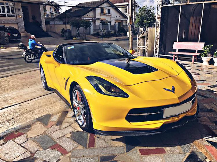 Sau khi được trang bị gói Z51, hiệu năng của Corvette càng được nâng cao với các điểm mới như: vi sai giới hạn điều khiển bằng điện, tỉ số truyền giữa các cấp số ngắn hơn với phiên bản số sàn, hệ thống bôi trơn khô, phanh lớn hơn và lốp Michelin Pilot Supersport. Các chi tiết như hệ thống phanh, vi sai và hộp số cũng được làm mát hiệu quả hơn.