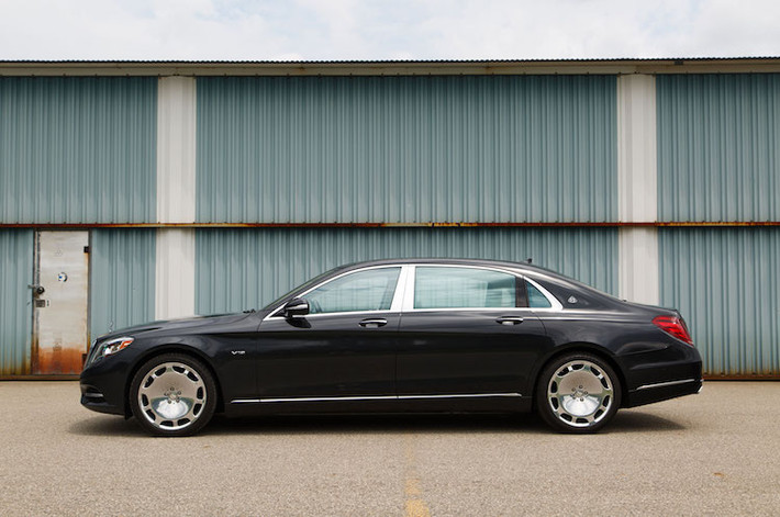So với phiên bản Maybach S600 trước đó, về mặt thiết kế Mercedes-Maybach S650 sẽ không có sự thay đổi. hiều dài tổng thể 5453 mm và chiều dài cơ sở 3365 mm. Với chiều dài lớn hơn, Maybach S600 có không gian dành cho hành khách ngồi sau lớn.