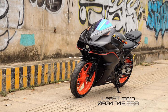 Ra mắt lần đầu vào năm 1997 và vốn tập trung hướng tới thị trường Thái Lan, tuy nhiên ngày nay mẫu xe môtô Honda NSR150SP đã trở nên rất nổi tiếng trong giới chơi xe tại Đông Nam Á và còn được biết tới ở nhiều quốc gia khác trên Thế giới. Các biker ưa chuộng NSR150SP không chỉ bởi động cơ phong cách xe đua mà còn bởi bộ gắp đơn "hàng hiếm" trong phân khúc dưới 150 cc.
