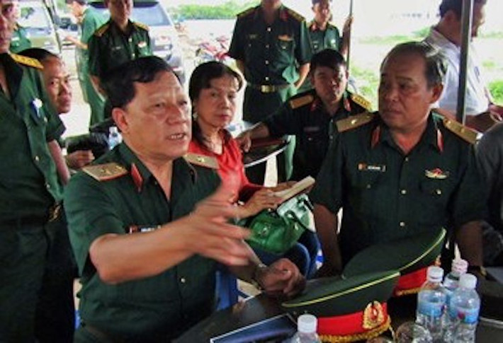 Thiếu tướng Trần Hữu Tài, Phó Chủ nhiệm Chính trị quân khu 7, sau khi nghiên cứu hiện trường đã khẳng định đây là khu vực nhiều khả năng có mộ tập thể của chiến sĩ ta, do đó các đơn vị thi công phải hết sức thận trọng, đồng thời quân đội sẽ báo cáo lên lãnh đạo thành phố để thống nhất phương án tìm kiếm trên quy mô lớn, bài bản và khoa học.