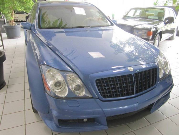 Chính vì vậy so với các mẫu xe siêu sang khác, Maybach 57 và 62 có ít bản độ hơn nhiều. Trong số đó, bản độ của hãng FAB Design từ Thụy Sĩ được mệnh danh là gói nâng cấp "khủng" nhất, độc đáo nhất và cũng "dị" nhất cho dòng xe siêu sang Maybach. Dựa trên chiếc Maybach 57, FAB Design đã trang bị cho chiếc xe một bộ widebody khiến kiểu dáng xe khác biệt hoàn toàn.