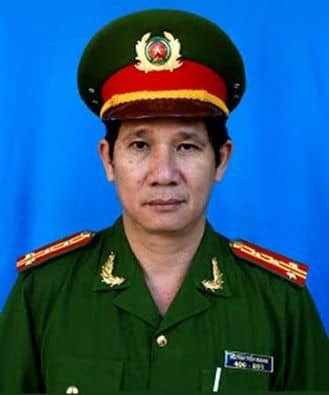 Ông Huỳnh Tiến Mạnh từng là Trưởng phòng CSGT đường bộ - đường sắt tỉnh Đồng Nai. Hồi tháng 3/2012 ông được Bộ Công an bổ nhiệm làm Phó giám đốc tỉnh Công an Đồng nai và được thăng quân hàm từ thượng tá lên đại tá, trước khi được bổ nhiệm làm giám đốc năm 2015 (Ảnh: Người đưa tin).