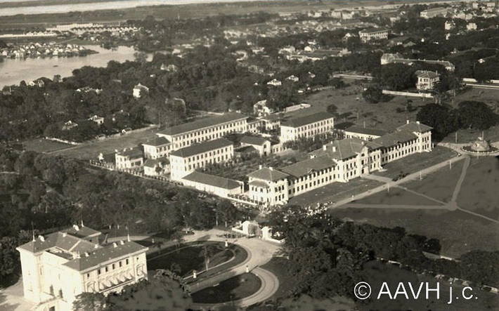Toàn cảnh Trường Trung học Albert Sarraut (nay là trường PTTH Trần Phú - Hoàn Kiếm) năm 1938. Ảnh: Aavh.org