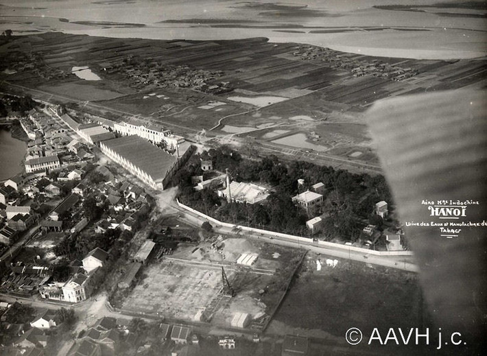 Khu vực Yên Phụ, nơi có nhà máy thuốc lá và nhà máy nước, 1937. Ảnh: Aavh.org