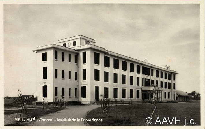 Học viện Providence hay trường Thiên Hựu, một ngôi trường Công giáo (nay là Đại học Khoa học), 1910. Ảnh: Aavh.org