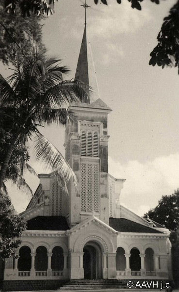 Nhà thờ Thánh François Xavier (nhà thờ Phanxicô) năm 1950. Ảnh: Aavh.org
