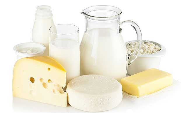 Sữa và các chế phẩm từ sữa: Những người không dung nạp lactose thiếu một loại enzyme tiêu hóa đặc biệt để có thể tiêu hóa sữa. Không có enzyme này thì lactose không được tiêu hóa như đường trong sữa, chất lên men trong ruột sẽ tạo thành khí gây đầy bụng, khó tiêu. Nếu bạn là người có vấn đề với sữa thì uống sữa trước khi uống rượu sẽ dẫn đến vấn đề nghiêm trọng sau đó ở đường tiêu hóa. (Ảnh: omicsonline)
