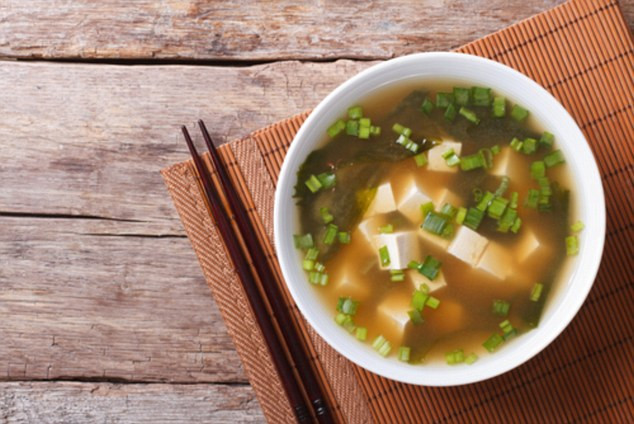 Miso cũng là một loại đậu nành lên men bằng muối và nấm koji. Loại sốt này được dùng trong các món ăn truyền thống của Nhật Bản, đặc biệt là món súp miso nổi tiếng. Miso là nguồn cung cấp chất đạm và chất xơ, vitamin, khoáng chất, trong đó có vitamin K, magie và đồng.