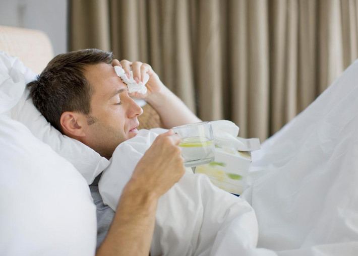 Một tổ chức chuyên nghiên cứu về viêm màng não tại Anh đang khuyến cáo người dân nên cẩn trọng với những dấu hiệu của bệnh viêm màng não ở bản thân, gia đình và bạn bè trong mùa đông này, đặc biệt là nhóm nguy cơ cao gồm người trẻ tuổi và trẻ vị thành niên.