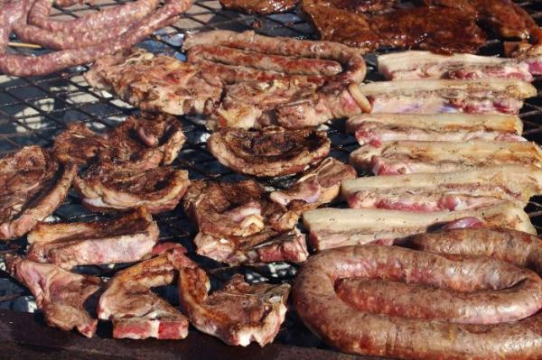Tại Thụy Sĩ, thịt ba chỉ hun khói là món ăn không thể thiếu trong tiệc buffet.