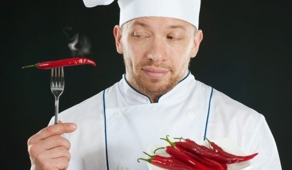 Như vậy, nếu khả năng ăn cay của bạn tốt hơn những người khác thì có thể là do gien, vì bạn thường xuyên ăn cay nên bị giảm cảm giác cay hoặc chỉ đơn giản là bạn thích cảm giác đầu lưỡi bị vị cay kích thích. (ảnh: sweetaddiction)