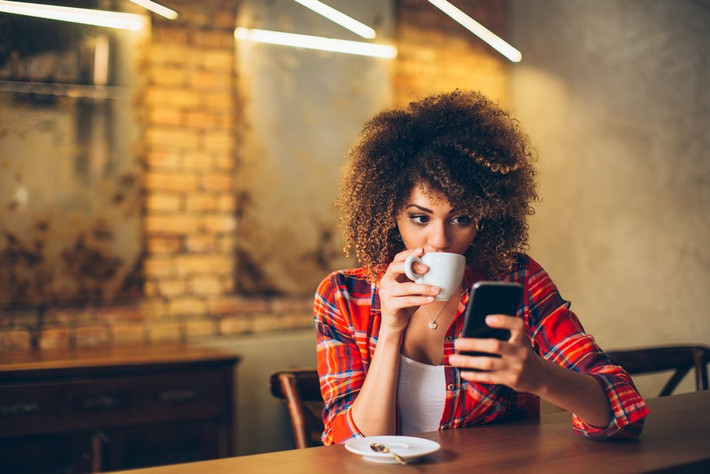 Trả lời email, tin nhắn…càng nhanh càng tốt: Bạn sẽ không bao giờ phải lo lắng sẽ không nhận được phản hồi khi gọi điện, nhắn tin hay gửi email cho những người đúng giờ vì họ luôn giữ liên lạc thông suốt. Đối với họ, chậm trả lời chẳng khác nào đến muộn trong một cuộc hẹn.