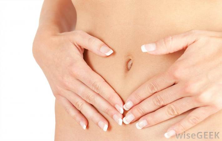 Kéo cơ: Không phải lúc nào nguyên nhân đau bụng dưới ở phụ nữ cũng do đường ruột. Đôi khi chỉ đơn giản là cơ bụng bị kéo căng từ những hoạt động hàng ngày hoặc cử động đột ngột hay do tập Pilates. Chấn thương kiểu này sẽ khiến bụng bị đau rồi quặn lên. Trường hợp này nên nghỉ ngơi và uống nhiều nước là sẽ đỡ.