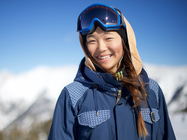 3. Chloe Kim (16 tuổi, Thể thao) là nữ vận động viên Mỹ đầu tiên giành hai huy chương vàng môn trượt tuyết tại Olympic trẻ mùa đông năm 2016. Cô cũng là nữ vận động viên giành điểm số cao nhất trong lịch sử giải đấu này. Ảnh: ESPN.