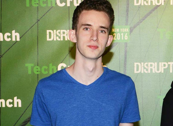15. Matt Salsamendi (19 tuổi, Games) thành lập Beam - nền tảng livestream tương tác cho phép các game thủ kiểm soát trò chơi để người xem có thể tham gia cùng họ - vào năm 18 tuổi. Những tính năng vượt trội của Beam so với các nền tảng trò chơi trực tuyến hiện tại khiến Microsoft chú ý. 8 tháng sau, Matt đồng ý bán Beam cho "ông lớn" này. Ảnh: Veckans Affärer.Theo